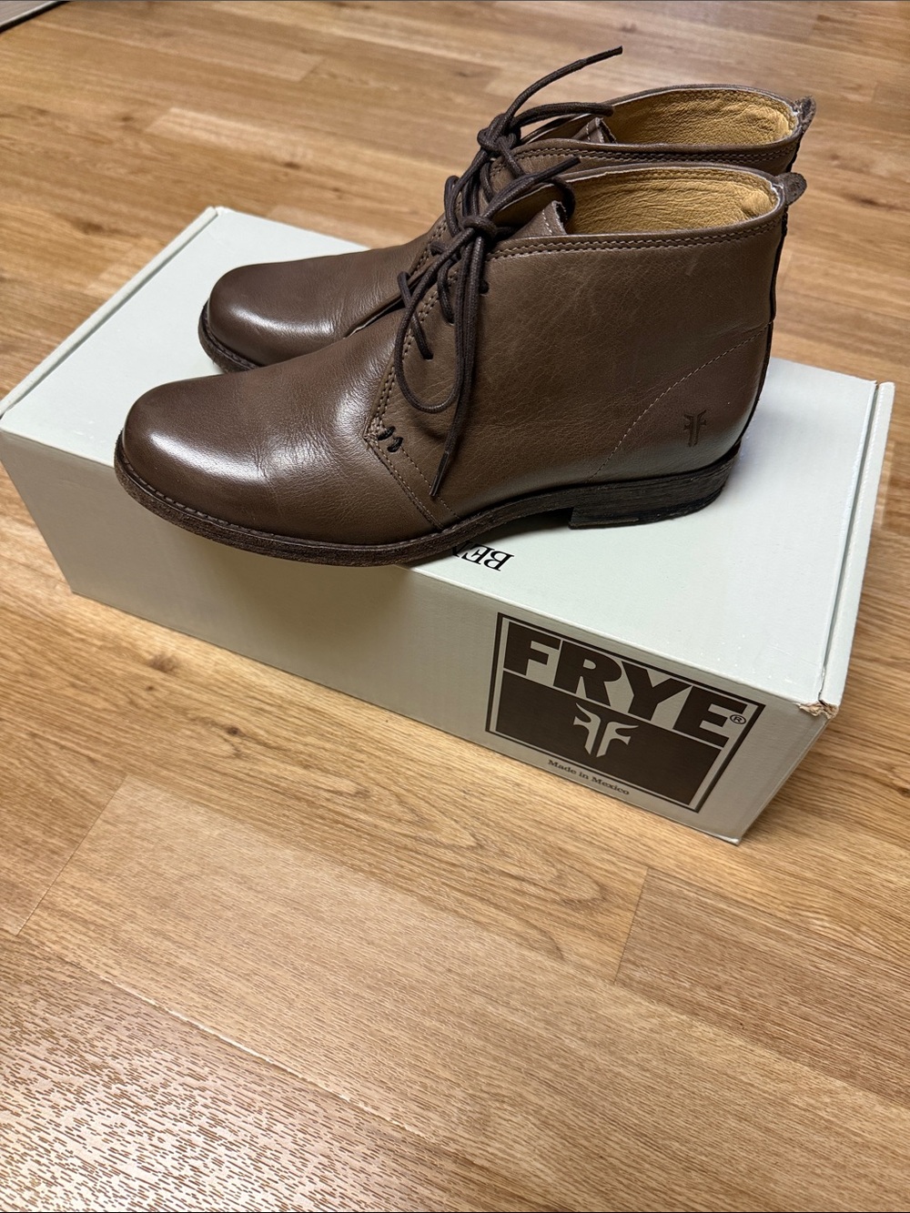 Frye Phillip Leather Chukka Men's grey 7.5